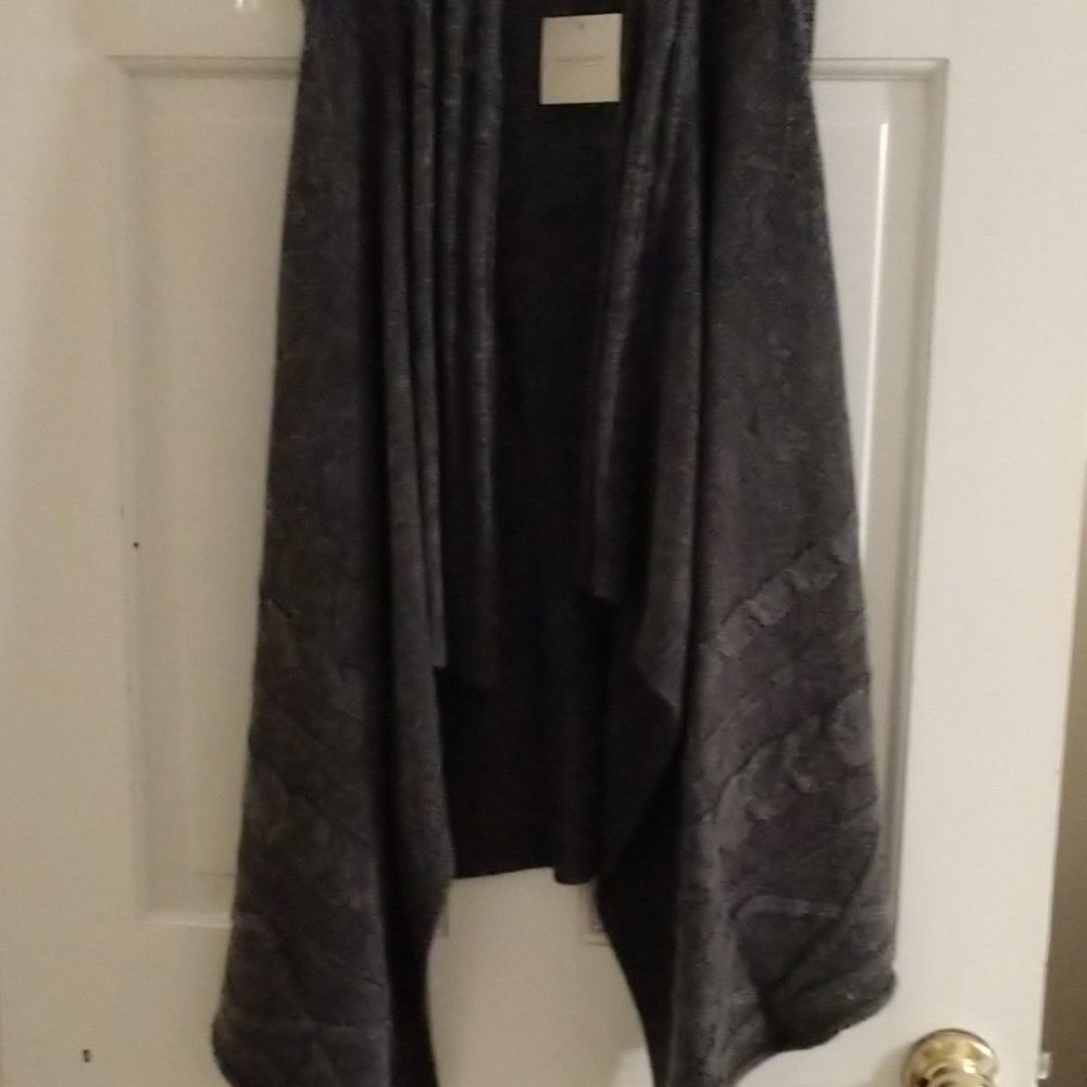 Sweater - Picture 4 of 4